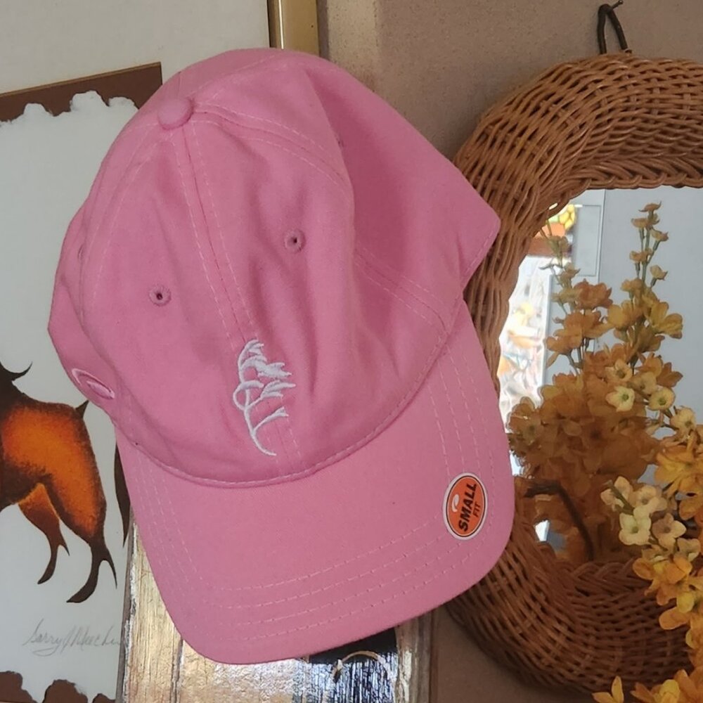 Nwot - Colourful 100% cotton w/Canada flag on back & ebroidered tree on front